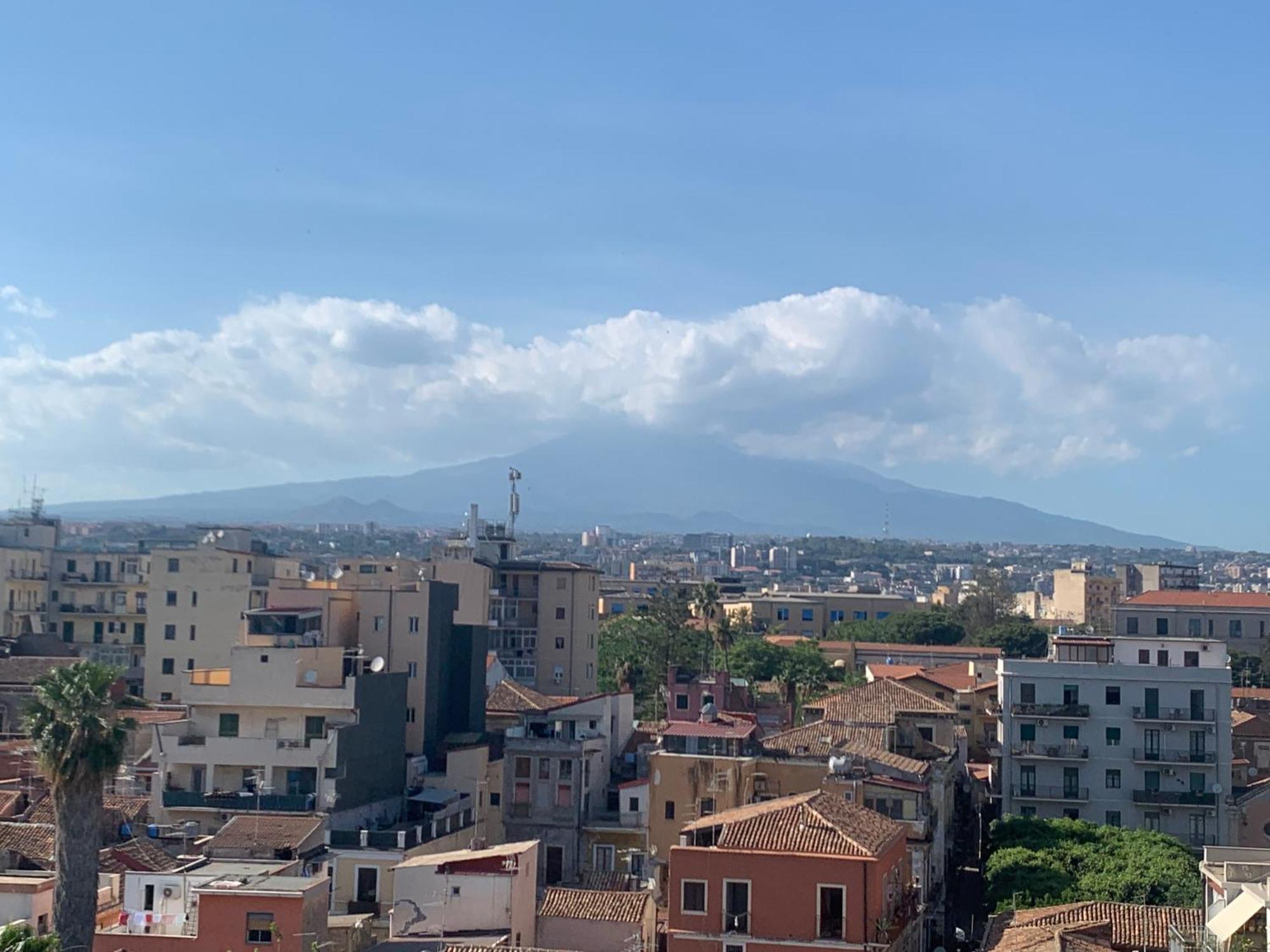 Penthouse Garibaldi Apartment Катания Екстериор снимка